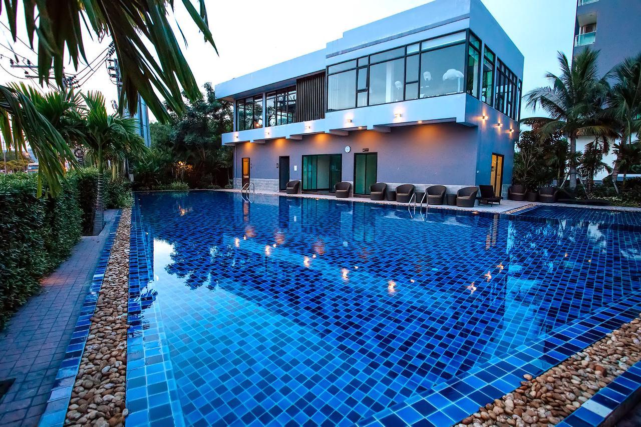Dusit Grand Condo View Jomtien Beach Exterior photo